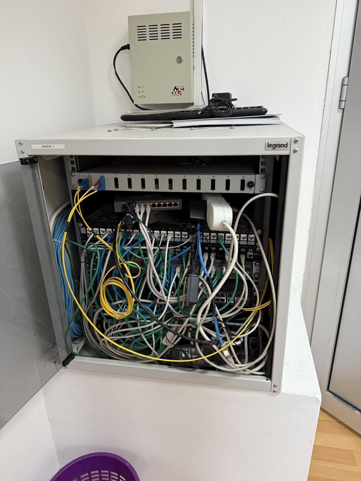 Rack TE Kapija #1 prije